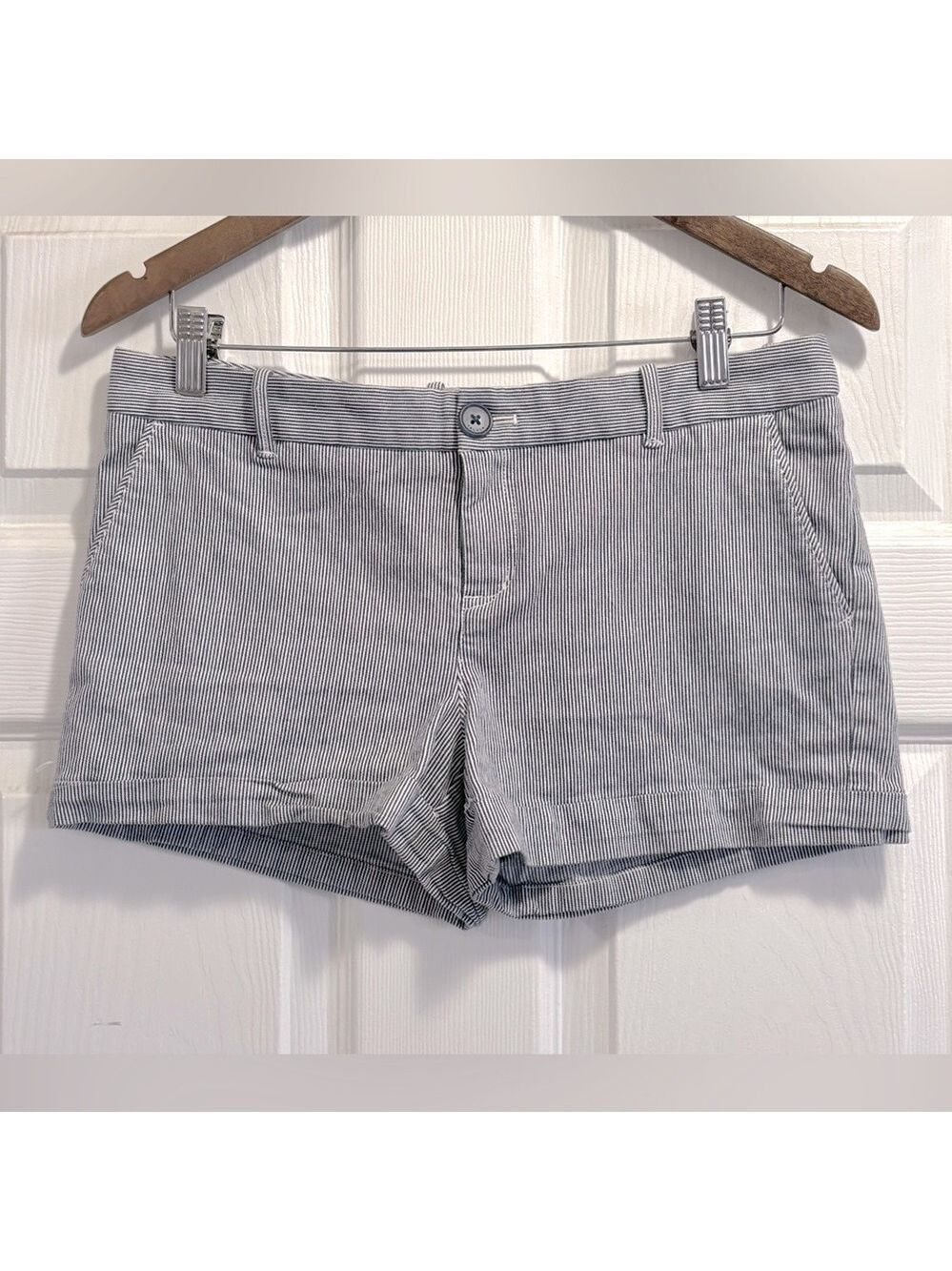 Aritzia Talula Striped Cuffed Chino Low Rise Stretch Cotton Blue White Shorts 8